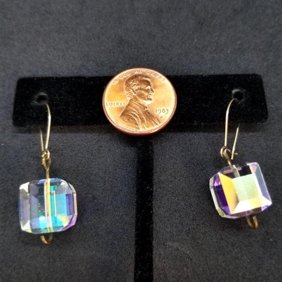 Aurora borealis glass crystal earrings - Picture 5 of 7